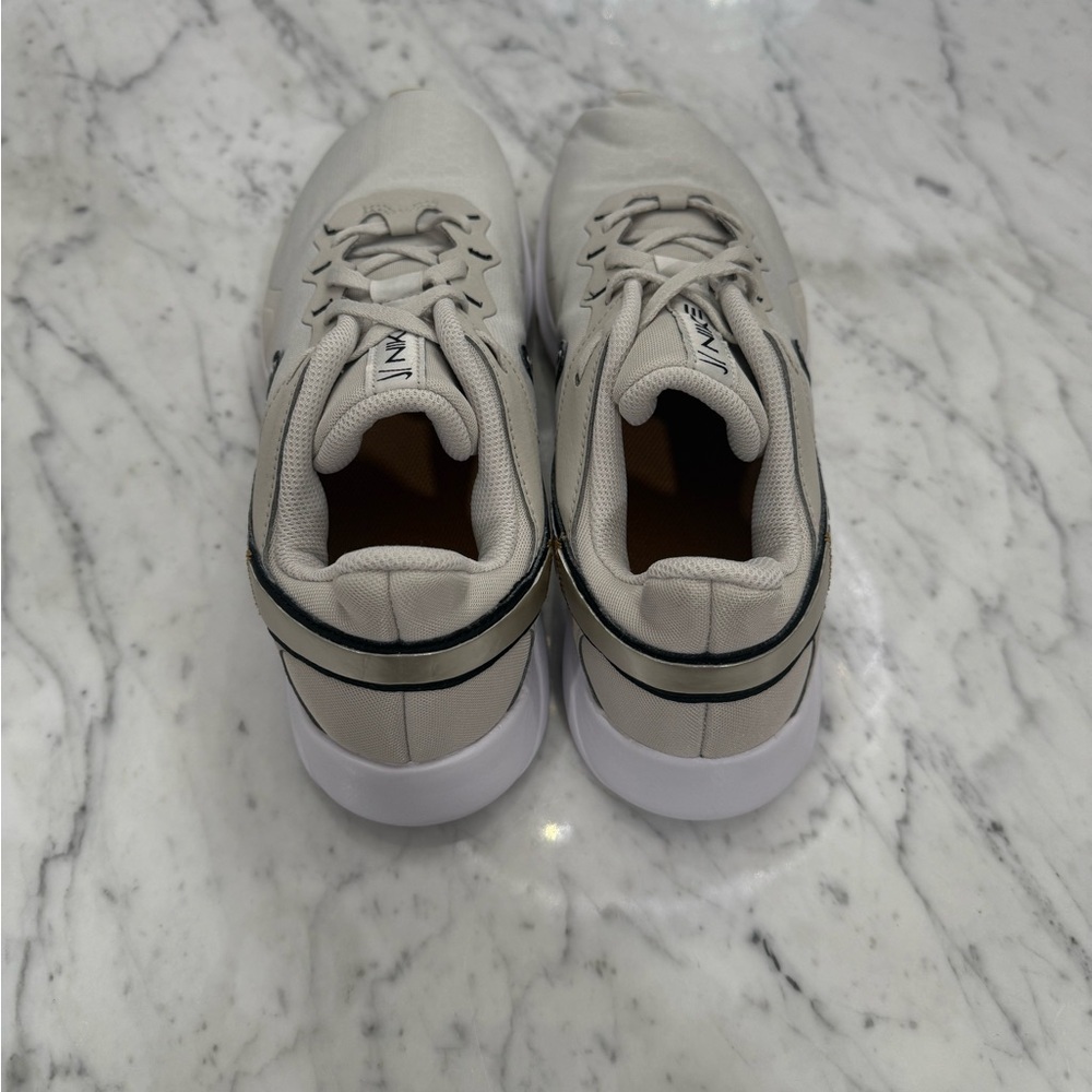 EXCELLENT Nike Legend Essential 2 Cream Sneakers with Leopard Print Size 9 - Picture 9 of 11